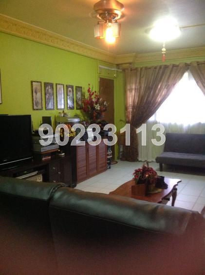 Woodlands Street 31 thumbnail photo